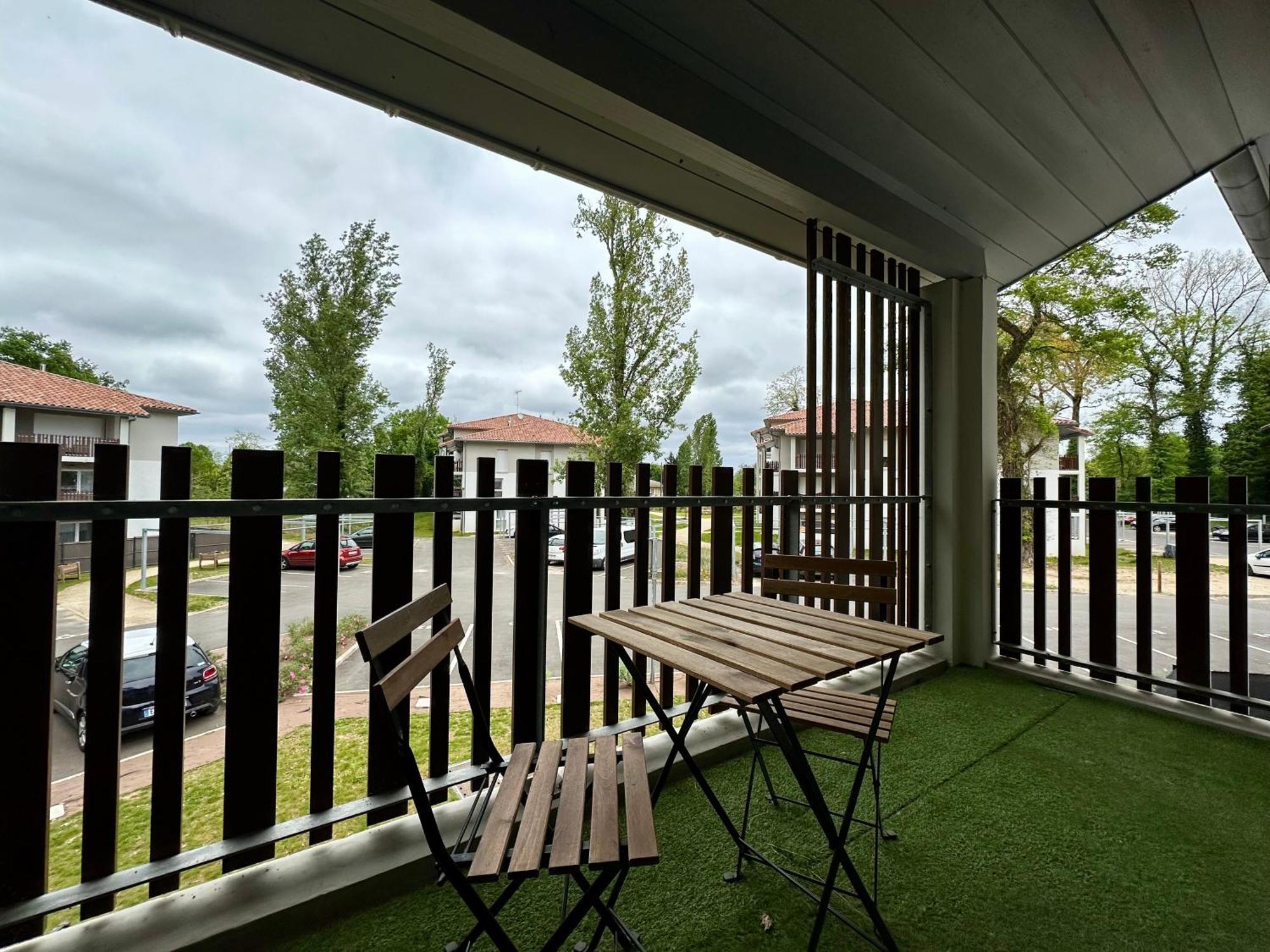 L'Emeraude - Proche Hopital - Parking - Clim - Fibre - Terrasse Mont-de-Marsan Exterior foto